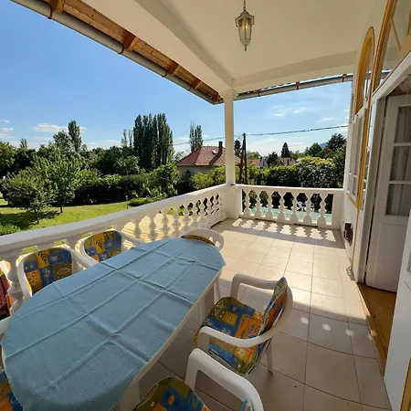 Eklektikus 79 公寓