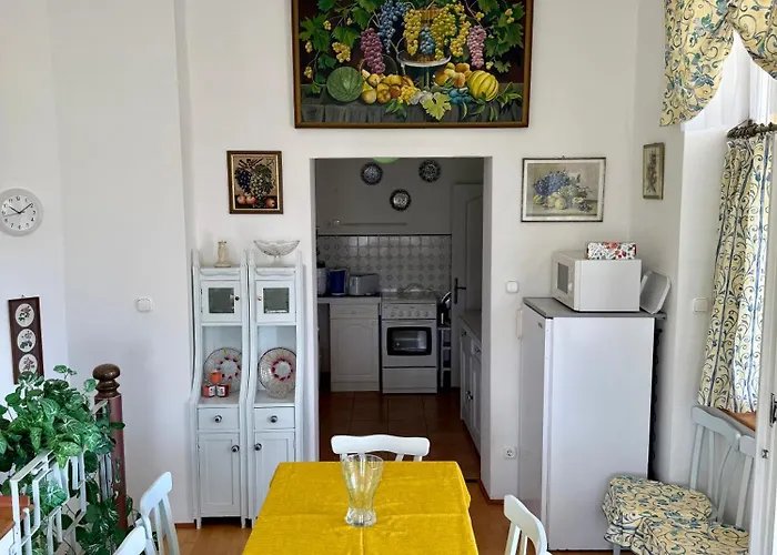 Eklektikus 79 Apartment *